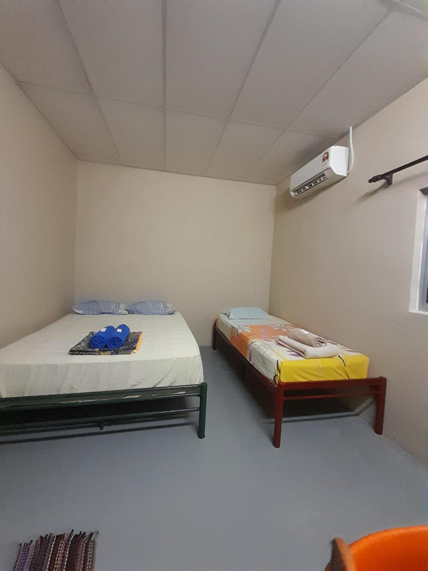 Tony'S Guesthouse At Teluk Bahang Бату-Ферринги Экстерьер фото