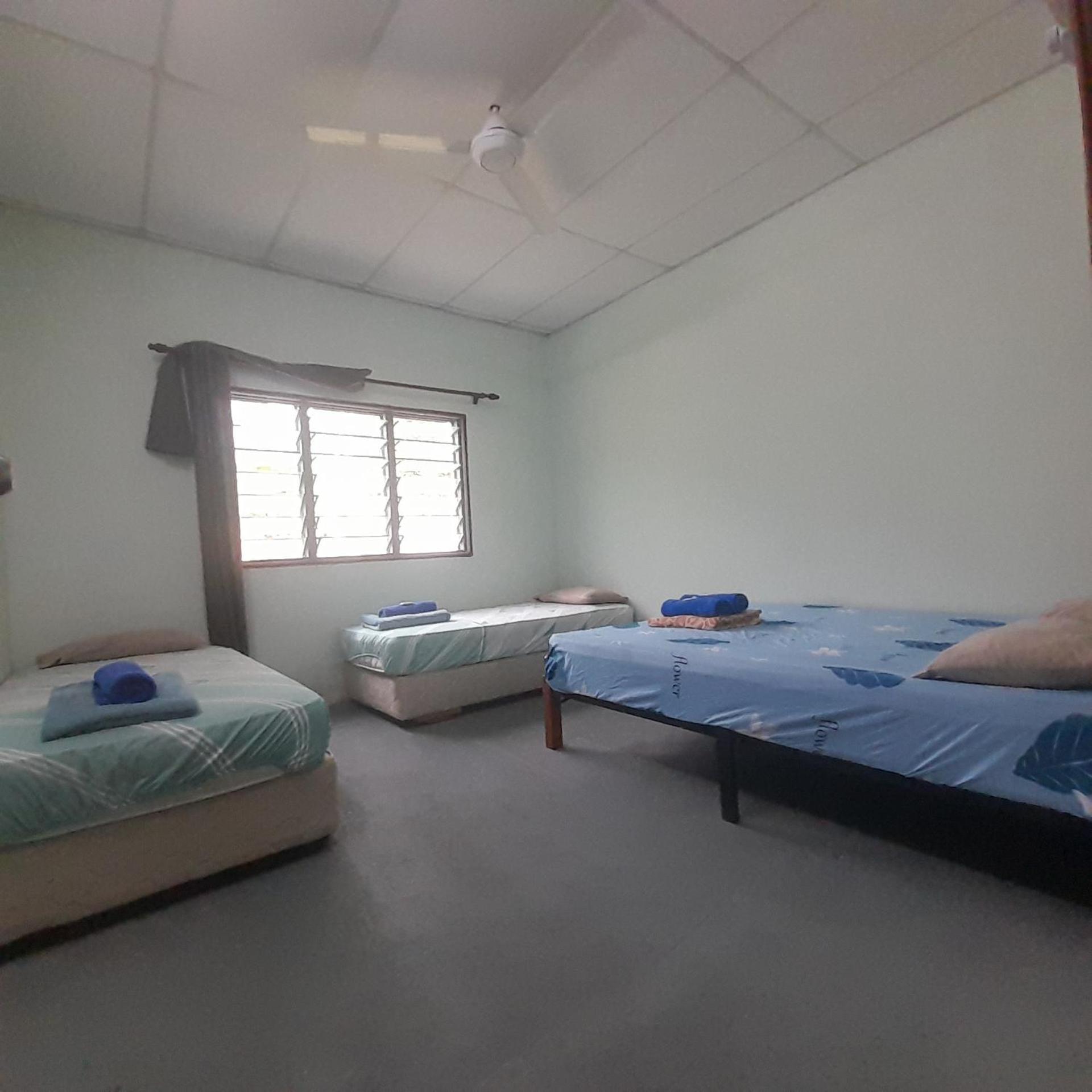 Tony'S Guesthouse At Teluk Bahang Бату-Ферринги Экстерьер фото