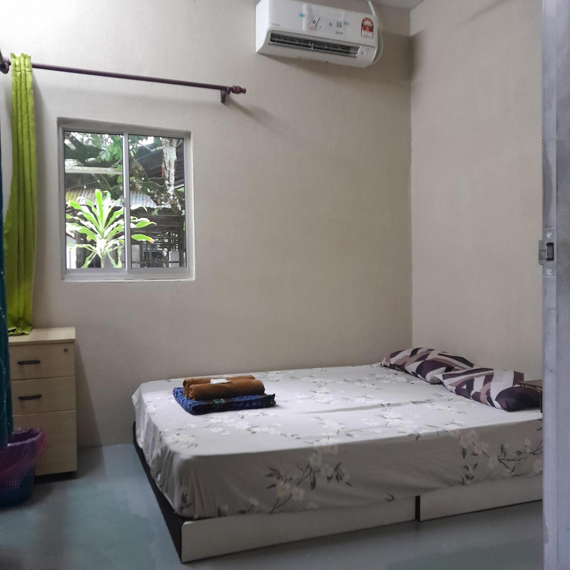 Tony'S Guesthouse At Teluk Bahang Бату-Ферринги Экстерьер фото