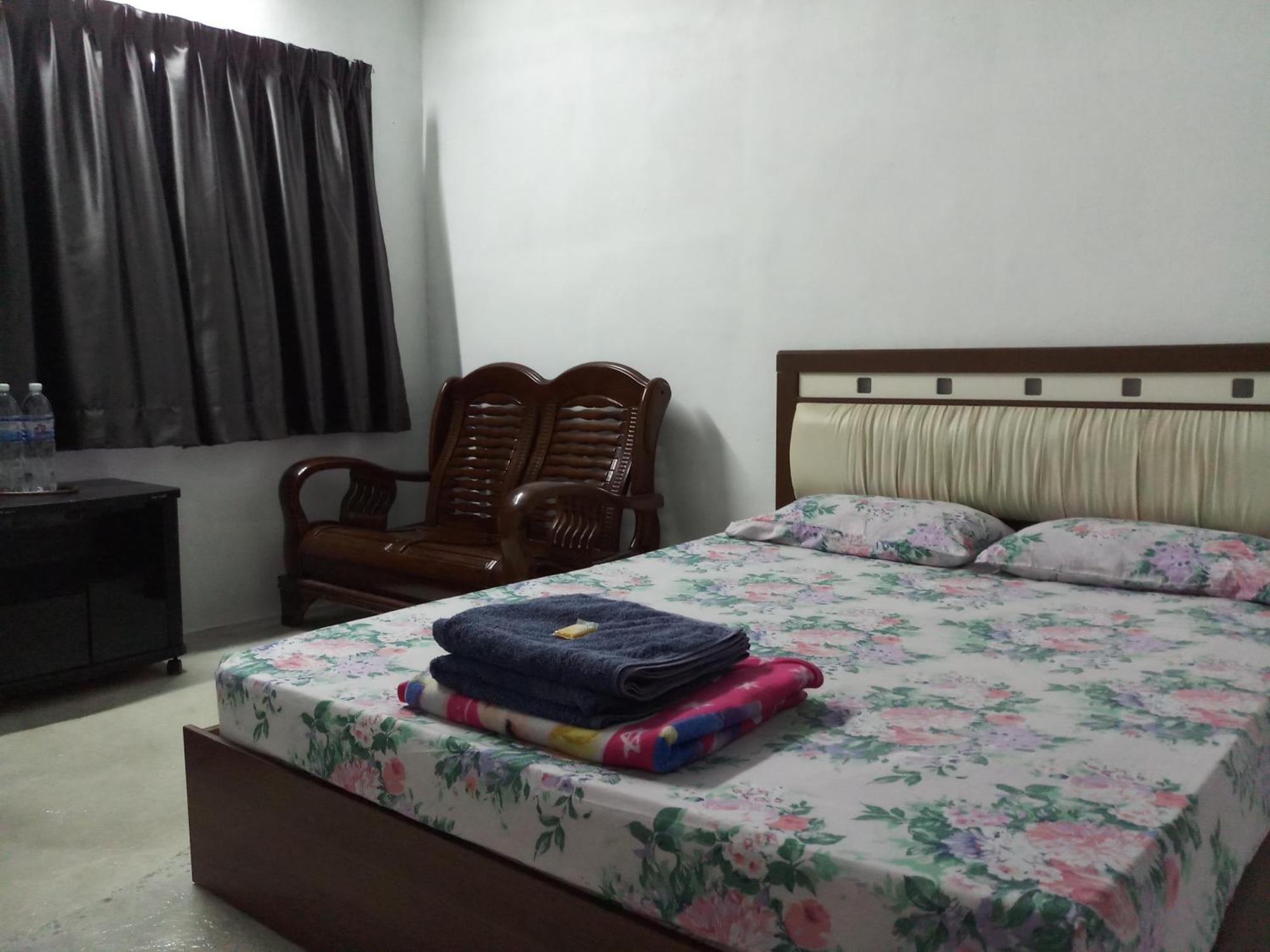Tony'S Guesthouse At Teluk Bahang Бату-Ферринги Экстерьер фото