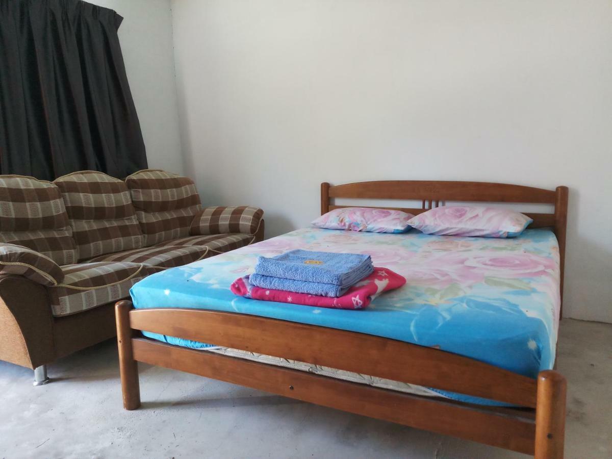 Tony'S Guesthouse At Teluk Bahang Бату-Ферринги Экстерьер фото