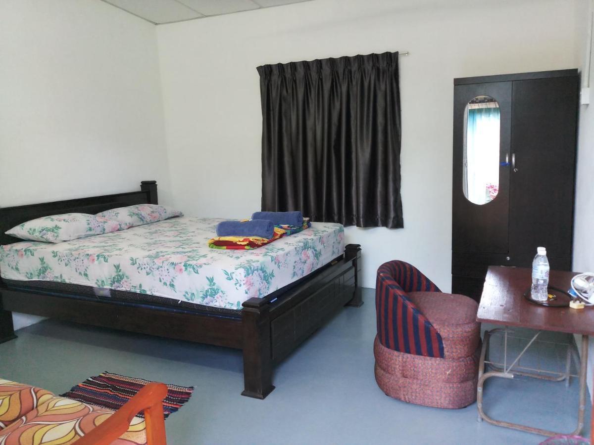 Tony'S Guesthouse At Teluk Bahang Бату-Ферринги Экстерьер фото