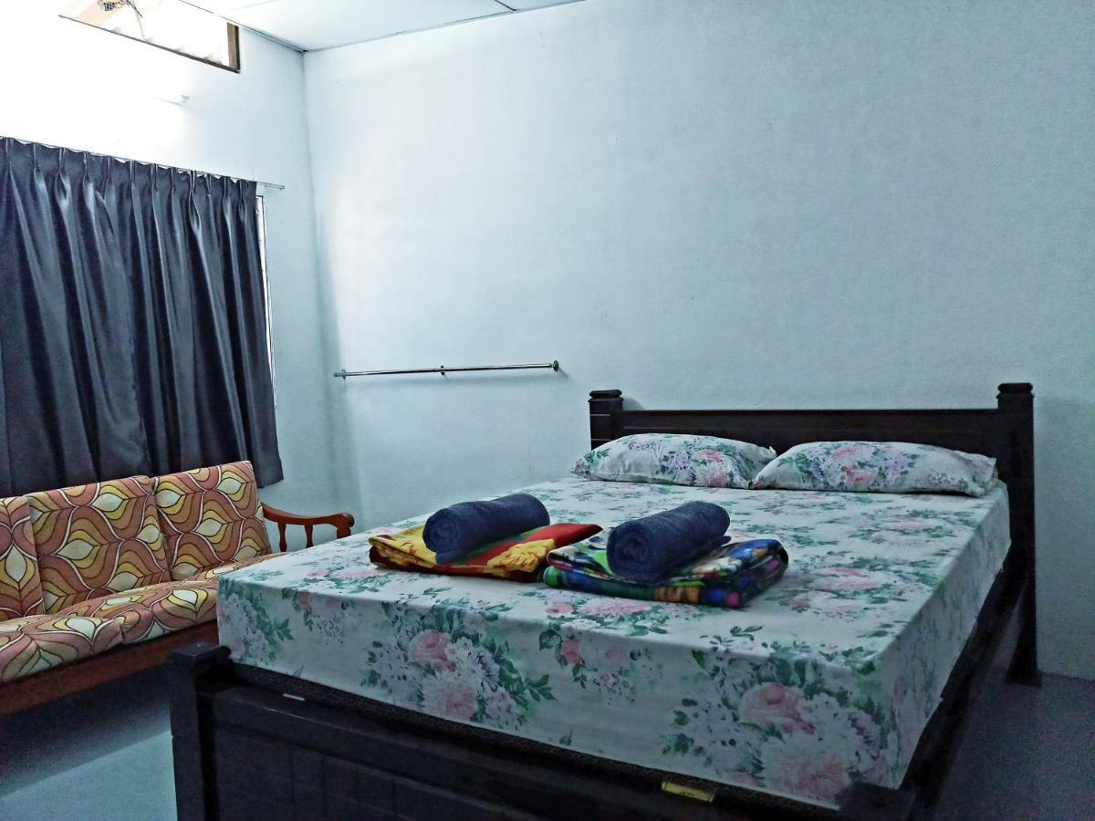 Tony'S Guesthouse At Teluk Bahang Бату-Ферринги Экстерьер фото